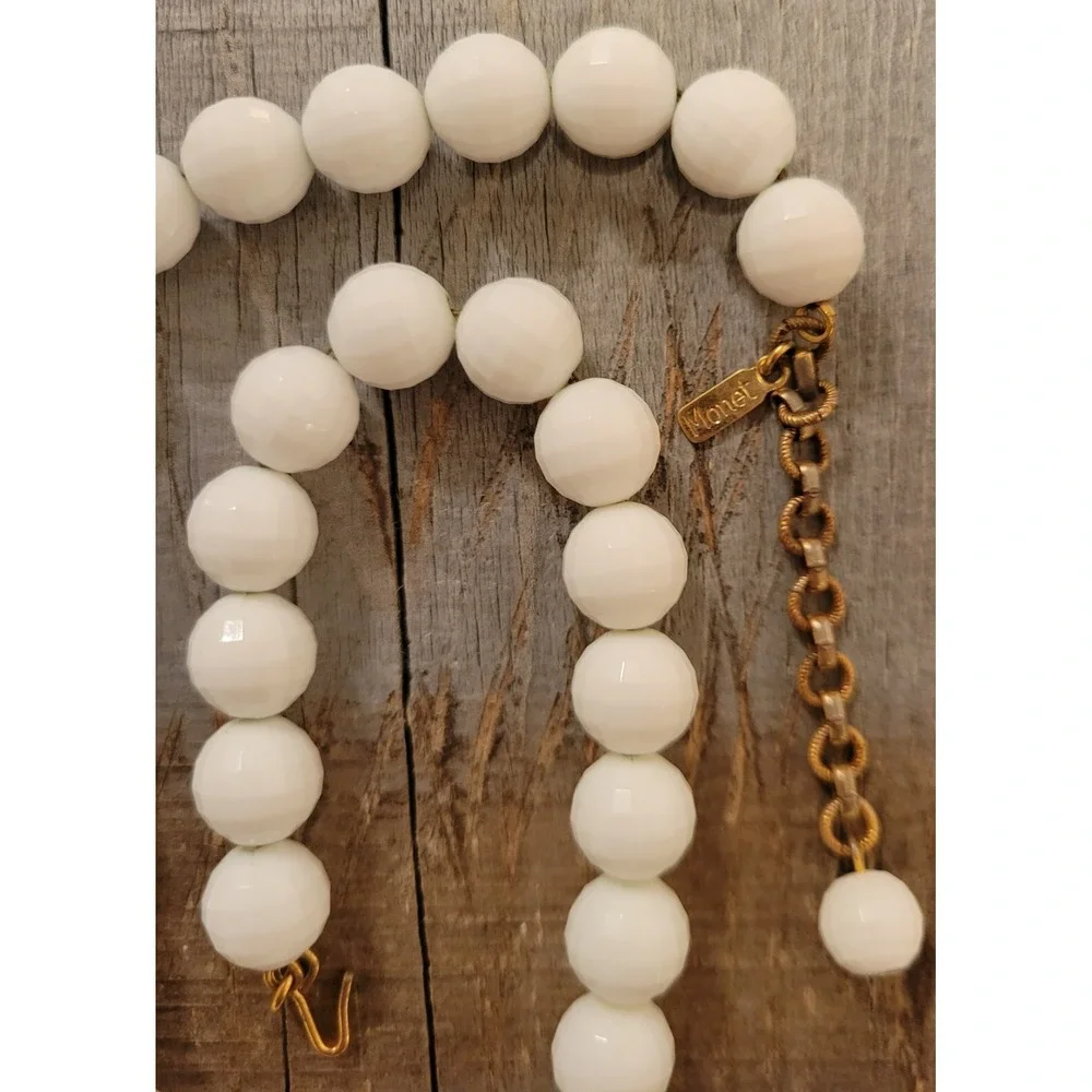Vintage‎ Monet White Disco Ball Beaded Necklace Gold Tone signed 18